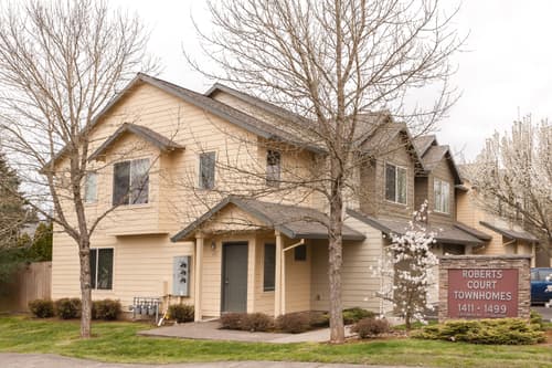 Roberts Court Townhomes entry and sign